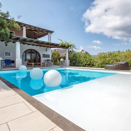 Sealight Villa Lipari - Vista E Piscina Bagian luar foto