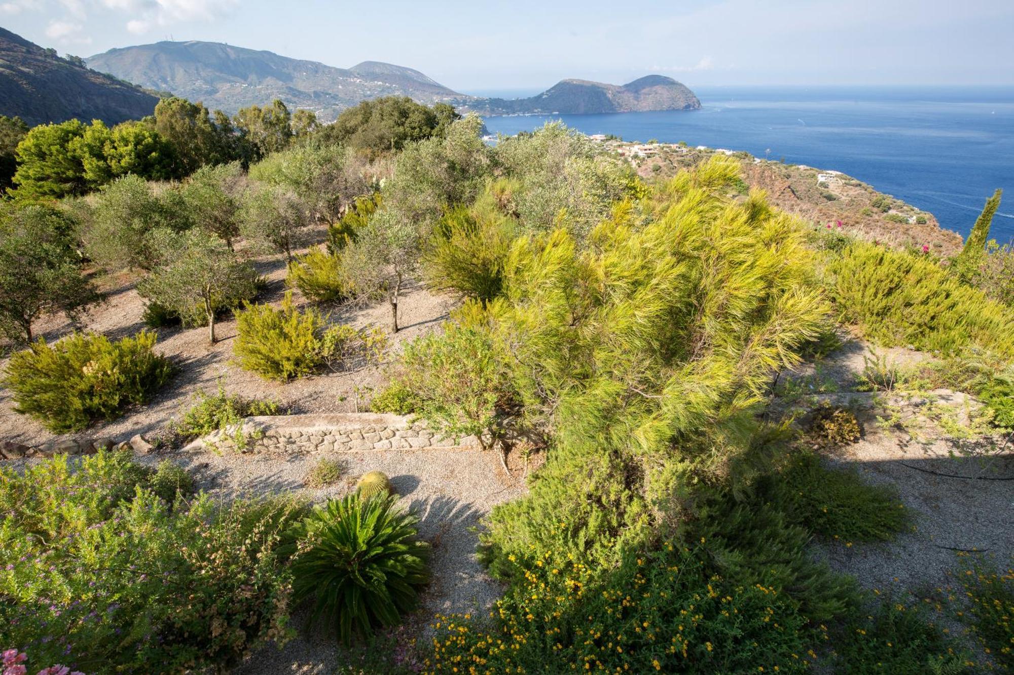 Sealight Villa Lipari - Vista E Piscina Bagian luar foto