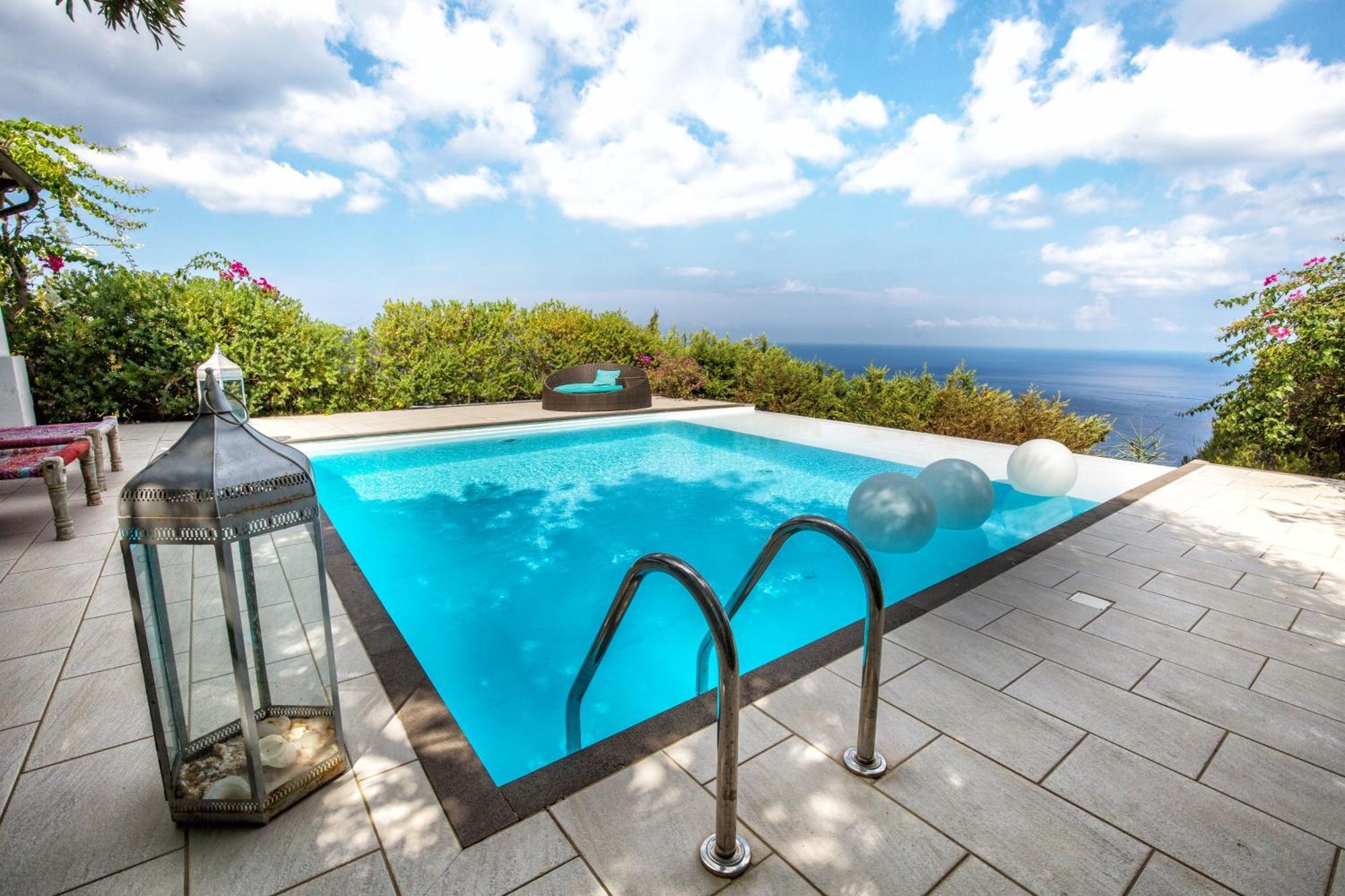 Sealight Villa Lipari - Vista E Piscina Bagian luar foto
