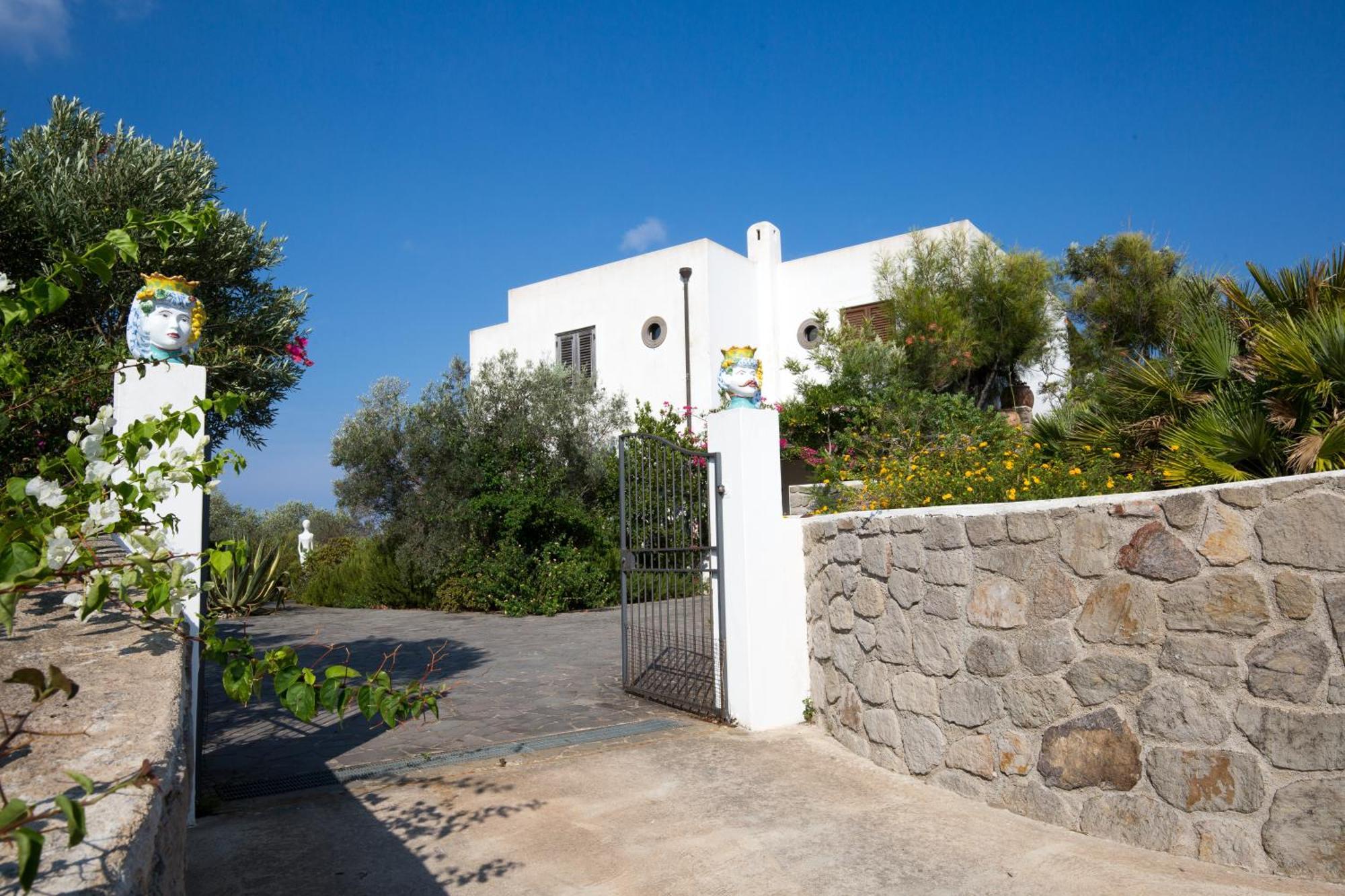 Sealight Villa Lipari - Vista E Piscina Bagian luar foto