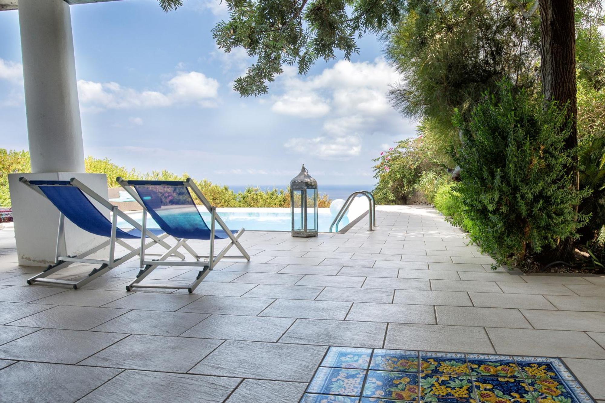 Sealight Villa Lipari - Vista E Piscina Bagian luar foto